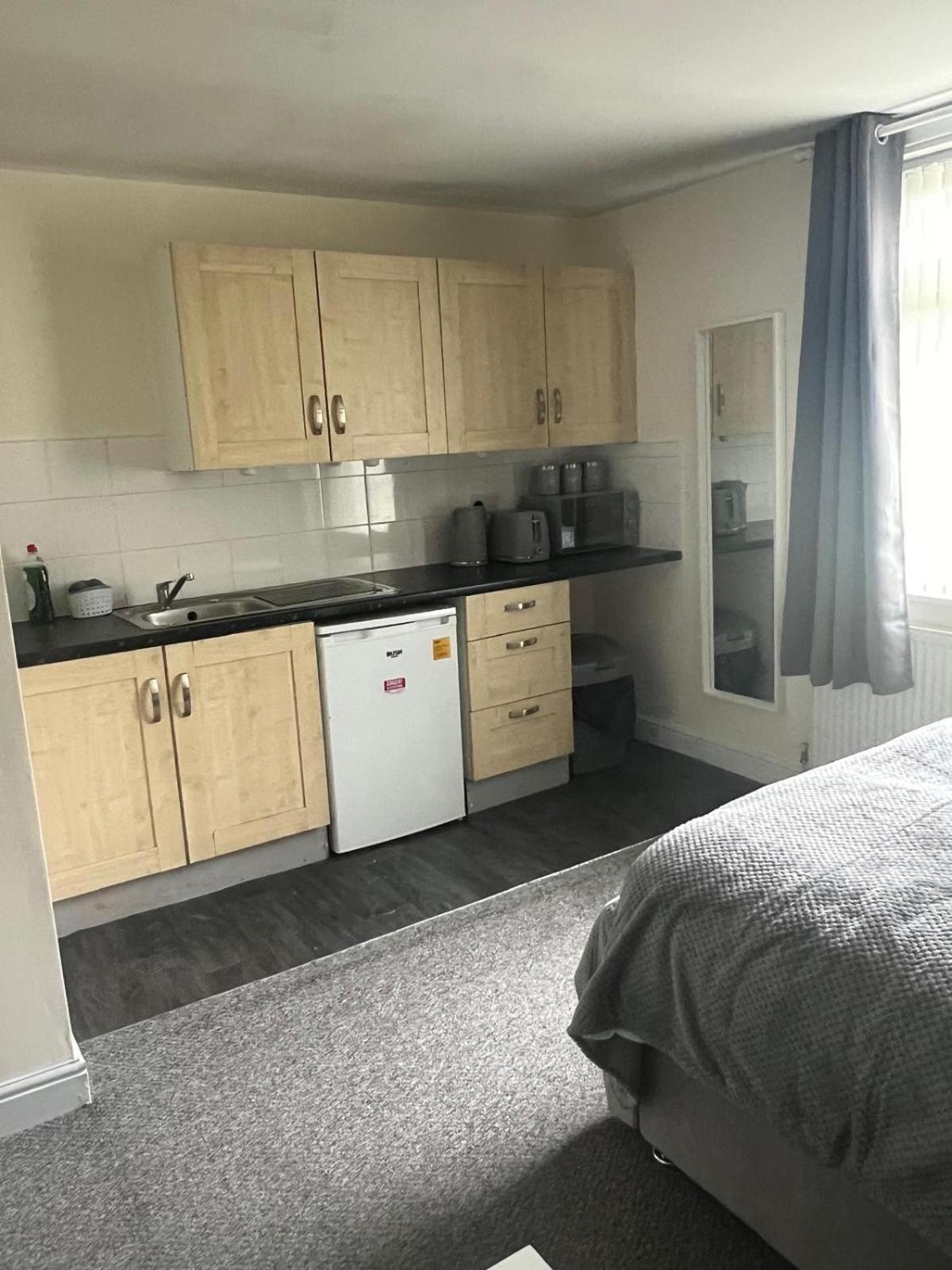 Studio Flat 7 With Private Shower & Wc Hotel Nottingham Bagian luar foto